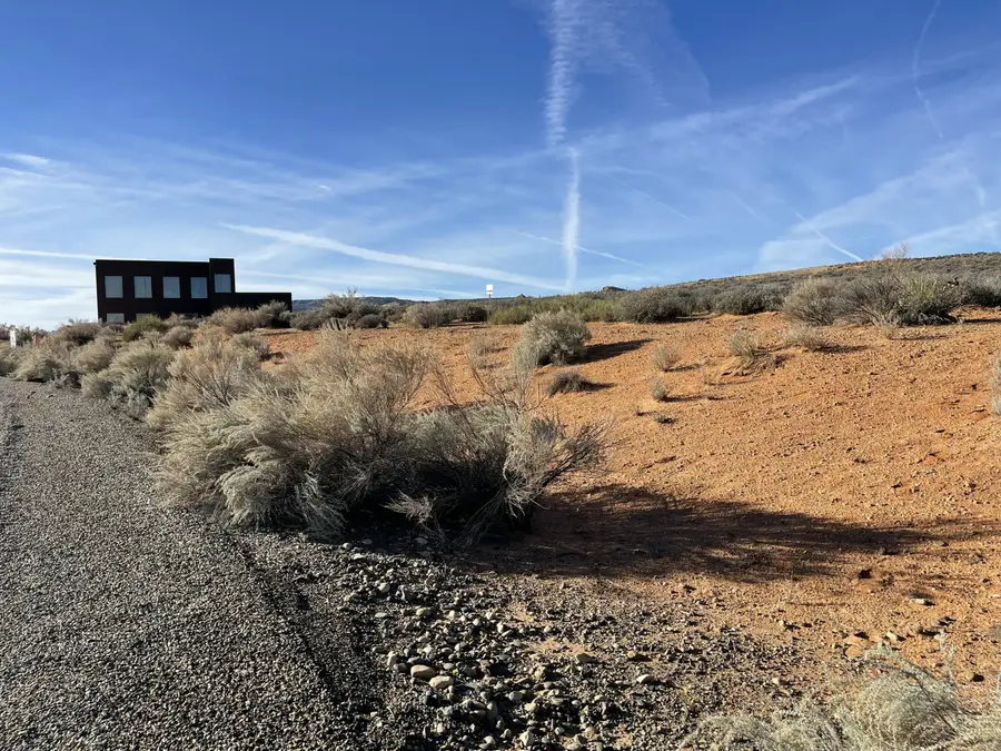 930 S Shelter Cove Dr, Big Water, UT 84741 - #2