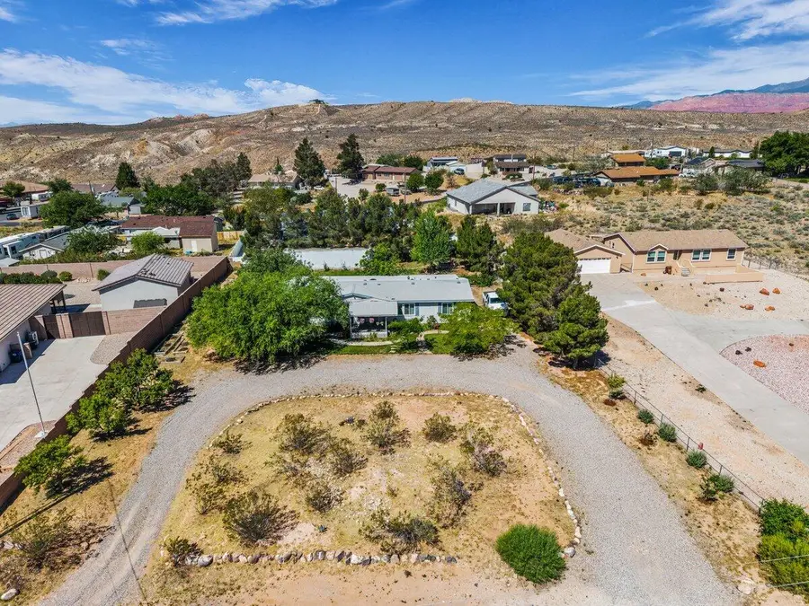1614 S Chaparell Dr, Toquerville, UT 84774 - #2