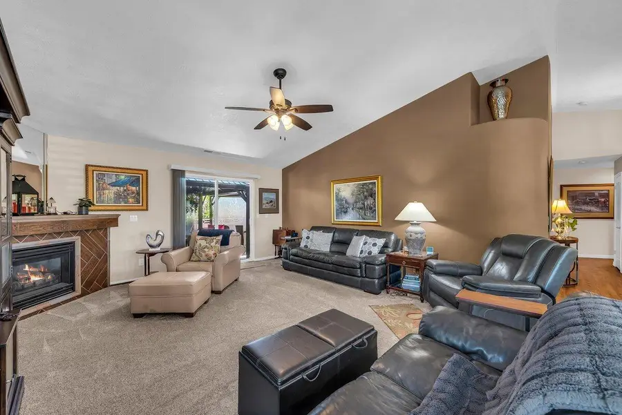 1674 N Lava Flow Dr, Saint George, UT 84770 - #3