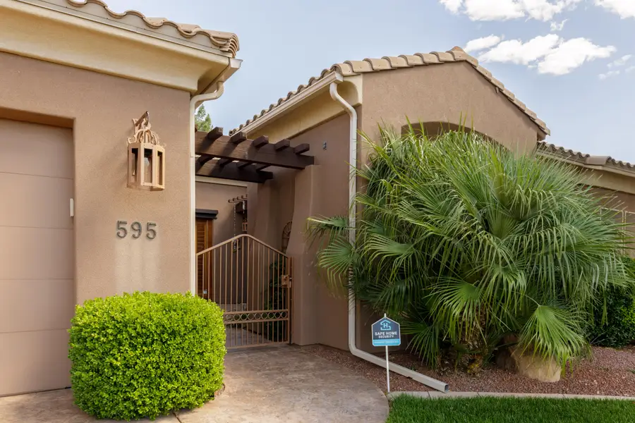 595 S Pine Brook Ln, Saint George, UT 84770 - #3