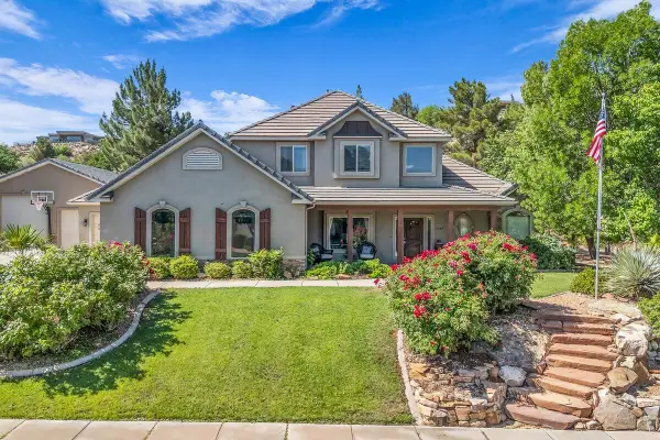 2368 E Via Linda Cir, St George, UT 84790