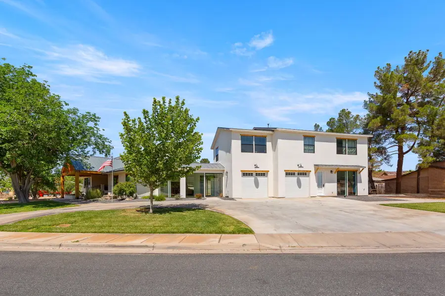 558 W Del Mar Dr, Saint George, UT 84790 - #2