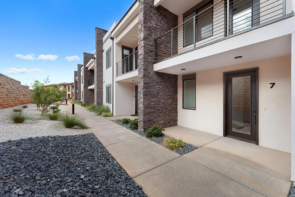 204 N Cliffside Dr #7, Hurricane, UT 84737 - #1