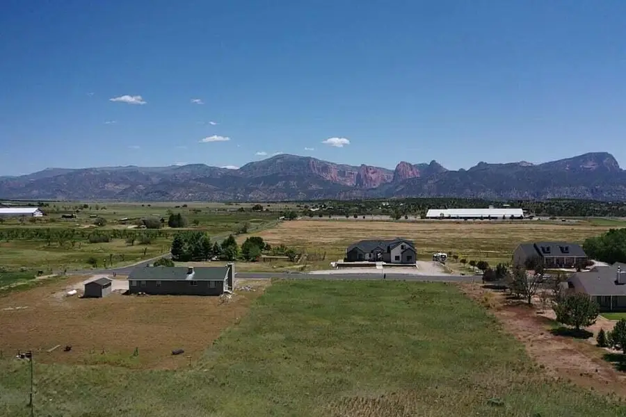 646 S 800, New Harmony, UT 84757 - #2