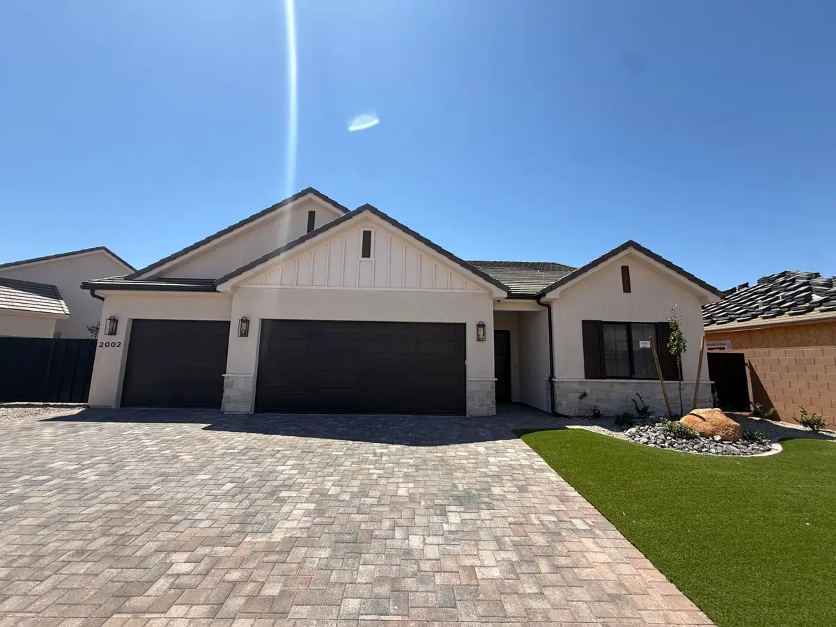 2002 N Creek Side Ct, Washington, UT 84780 - #1