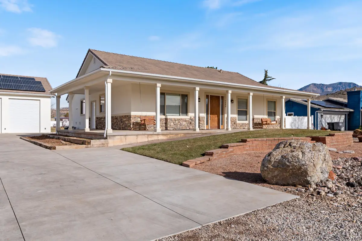 1488 W Diamond Valley Dr, Saint George, UT 84770 - #1