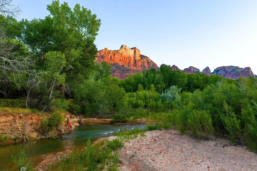 2428 Zion Park Blvd, Springdale, UT 84767 - #2