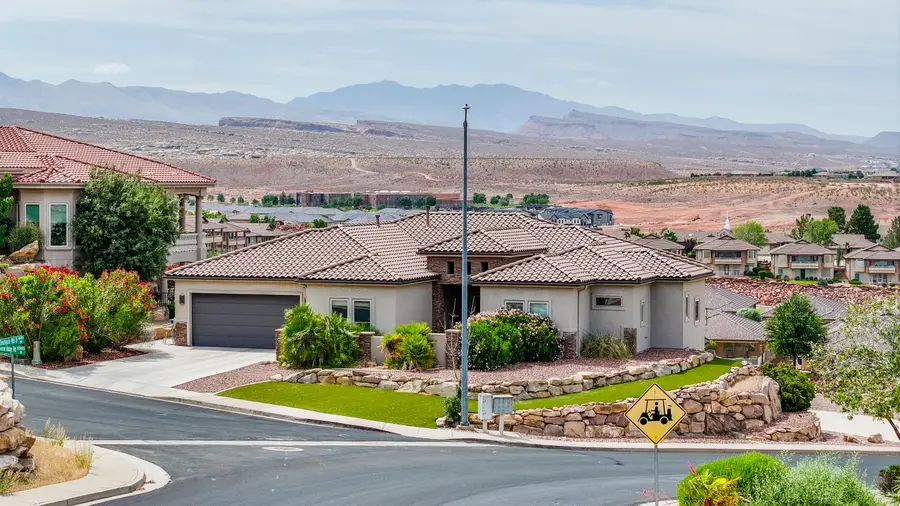 2248 Southgate Hills Dr, Saint George, UT 84770 - #2