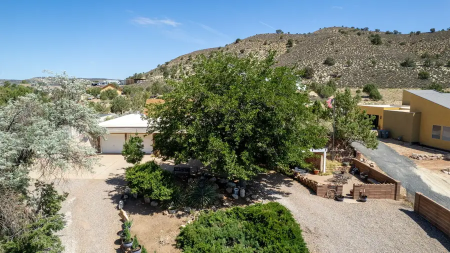 1122 W Diamond Valley Dr, Saint George, UT 84770 - #3