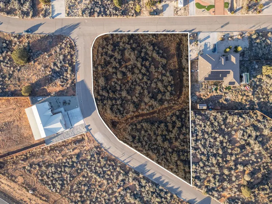 1088 E Manzanita Dr, Apple Valley, UT 84737 - #2