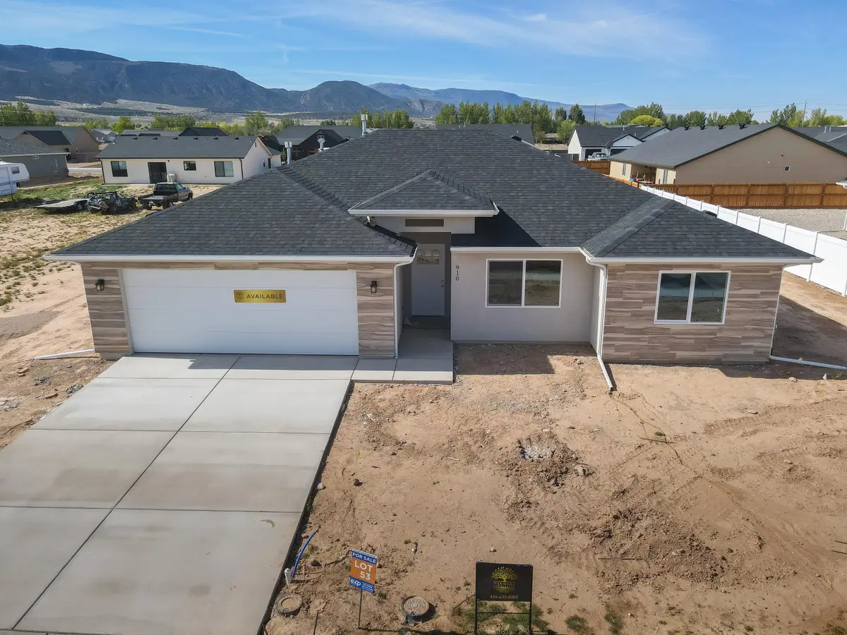 910 E Remington Rd, Enoch, UT 84721 - #1