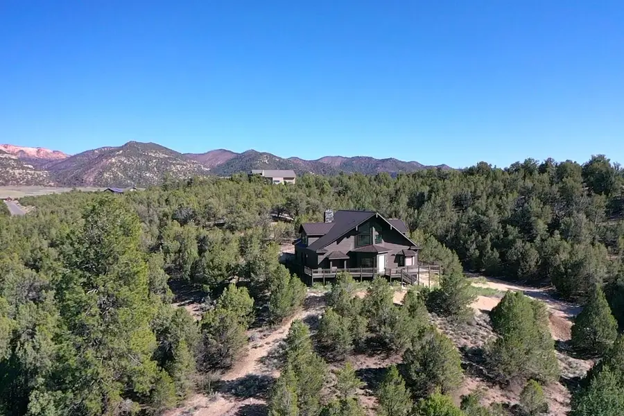 985 N Russell Rd, Hatch, UT 84735 - #3