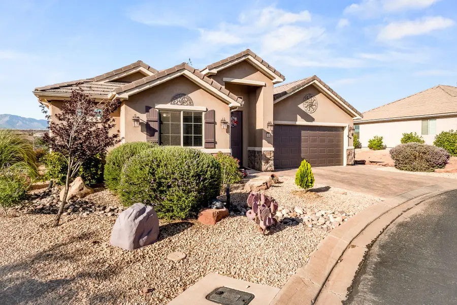 2261 S Tonaquint Dr #33, Saint George, UT 84770 - #3