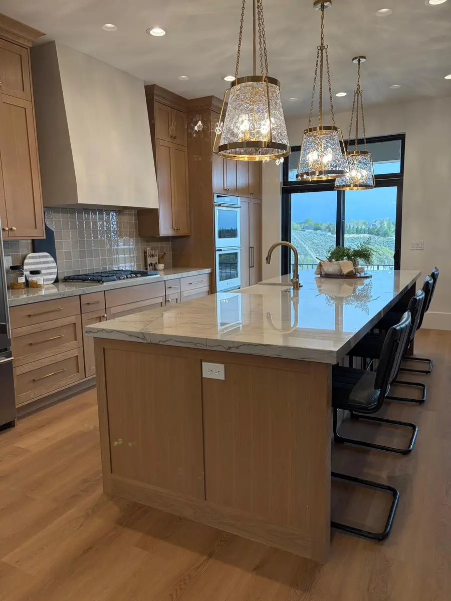 1642 E Center Pointe Dr, Lehi, UT 84043 - #2
