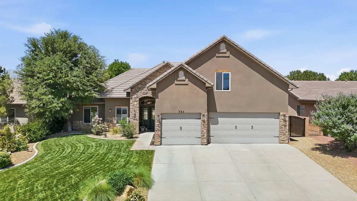 586 S Whitney Dr, Saint George, UT 84770 - #1