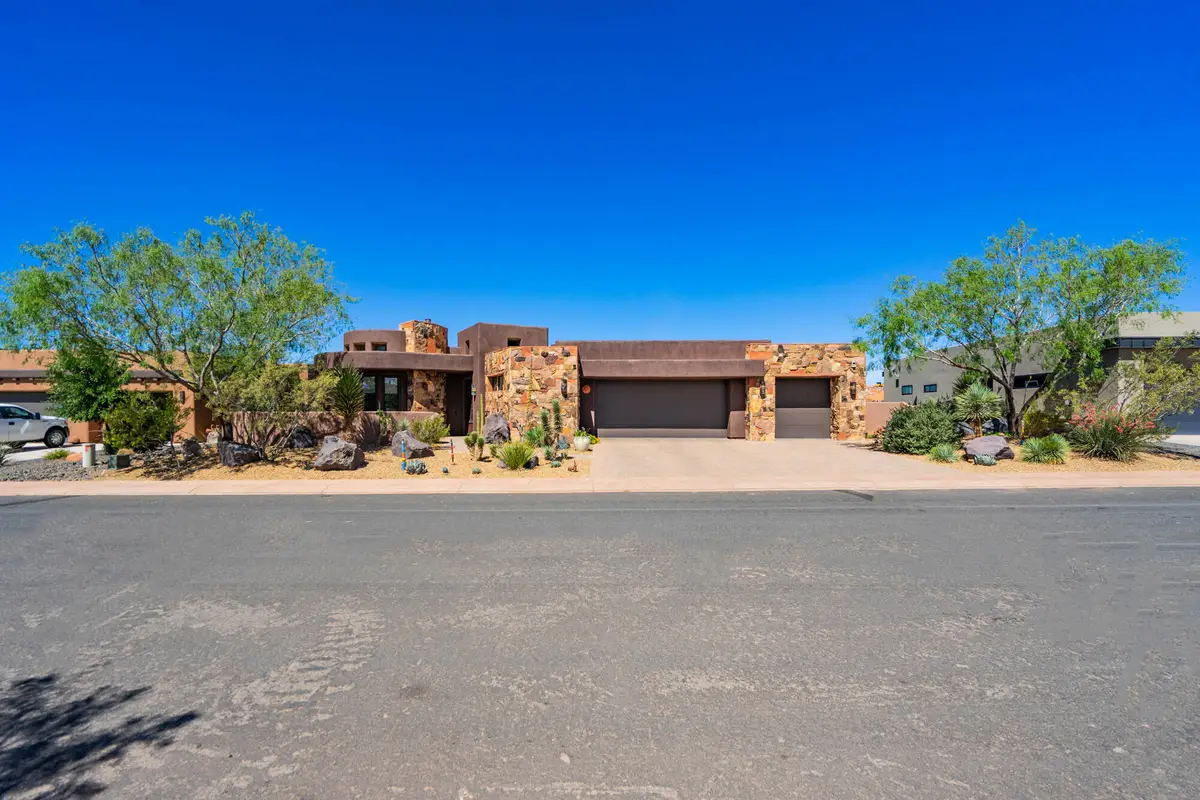 3202 S Sandstone Dr, Hurricane, UT 84737 - #1