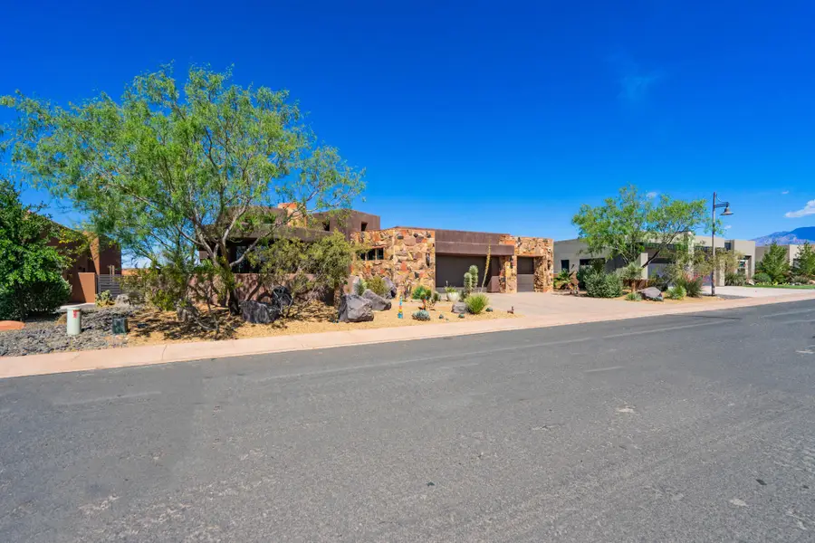 3202 S Sandstone Dr, Hurricane, UT 84737 - #2