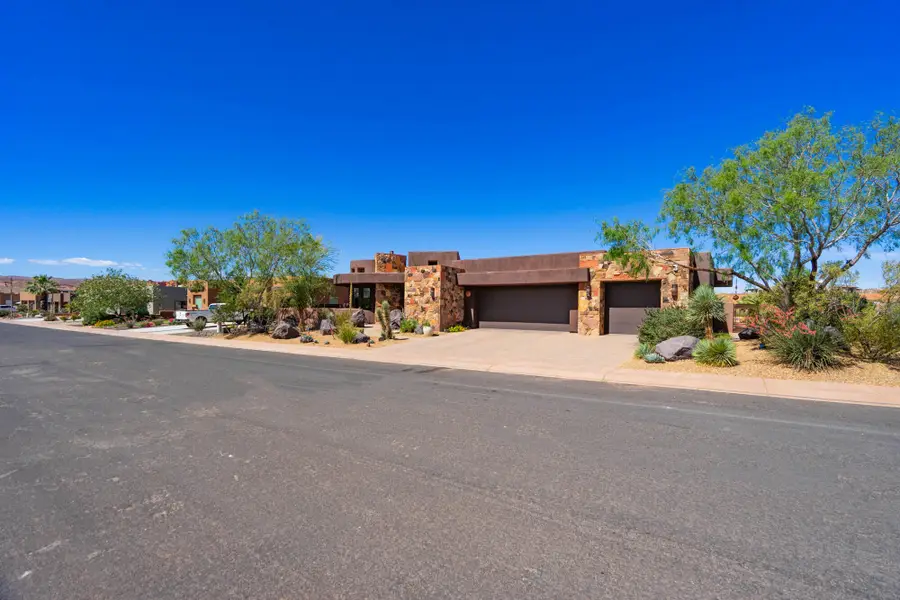 3202 S Sandstone Dr, Hurricane, UT 84737 - #3