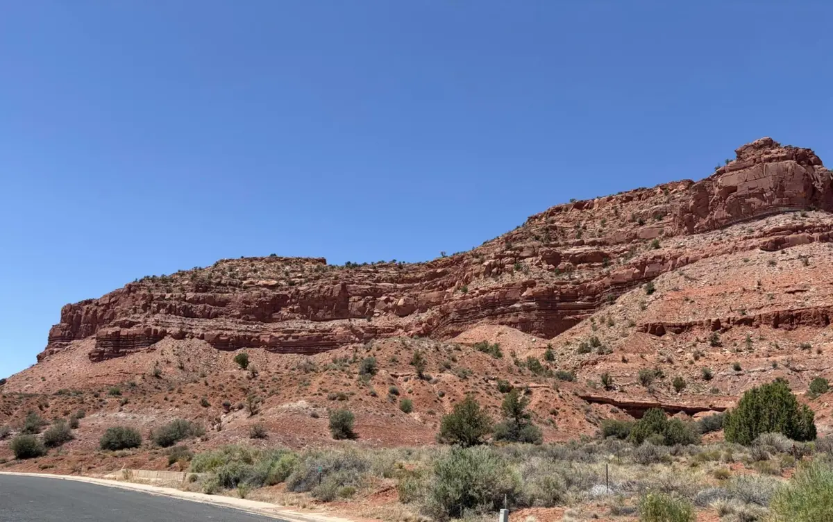 865 E Country Club Dr, Kanab, UT 84741 - #1
