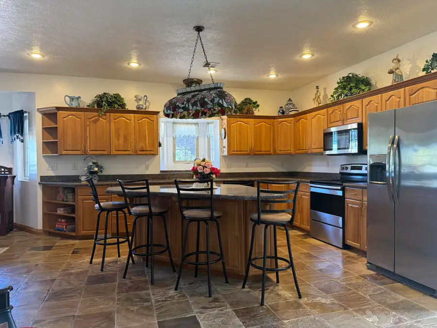 885 N Old Farms Rd, Dammeron Valley, UT 84783 - #2