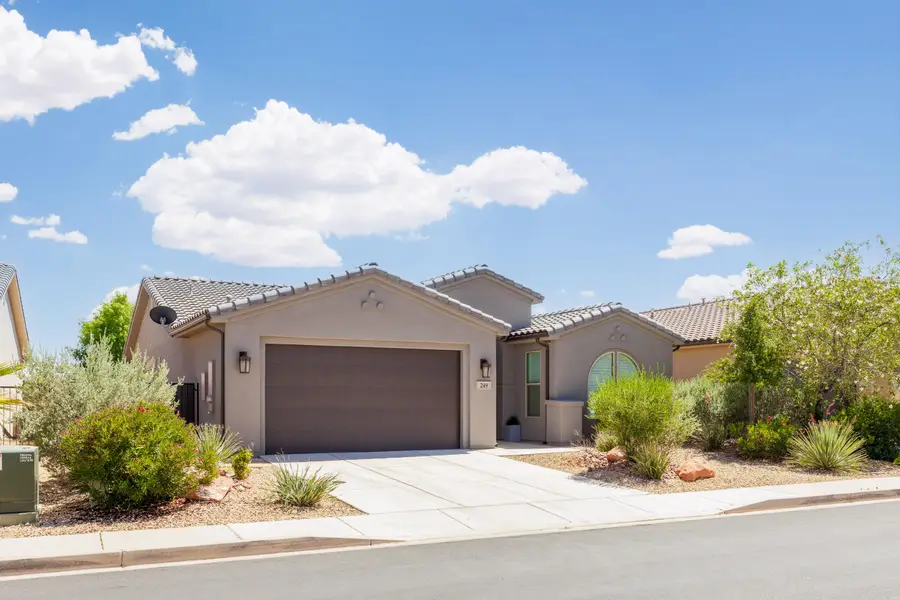 249 W Green Jade Dr, Washington, UT 84780 - #2