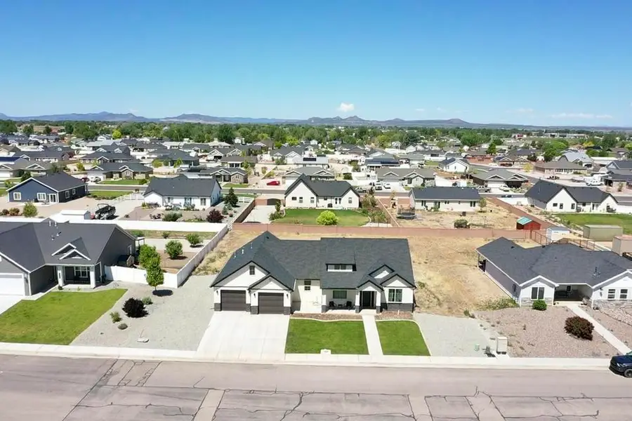 4413 N Half Mile Rd, Cedar City, UT 84720 - #3