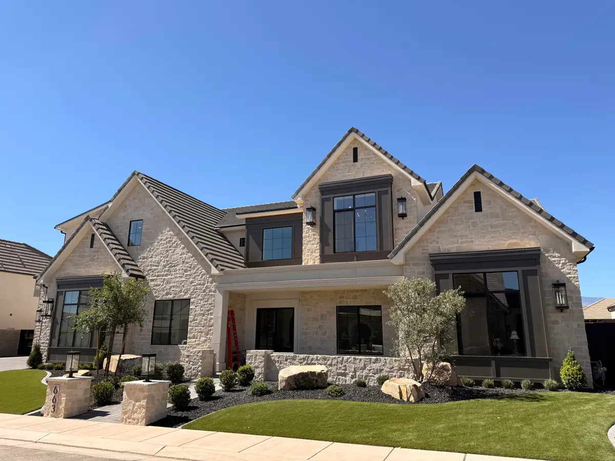 663 E Chloe Ln, Washington, UT 84780 - #1
