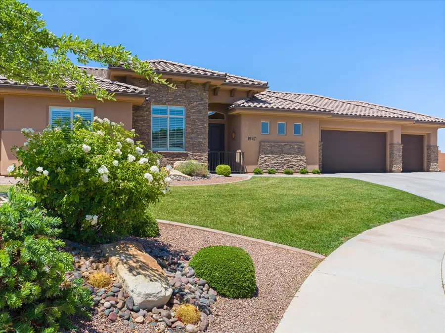 1947 E Riverbend Cir, Saint George, UT 84790 - #2