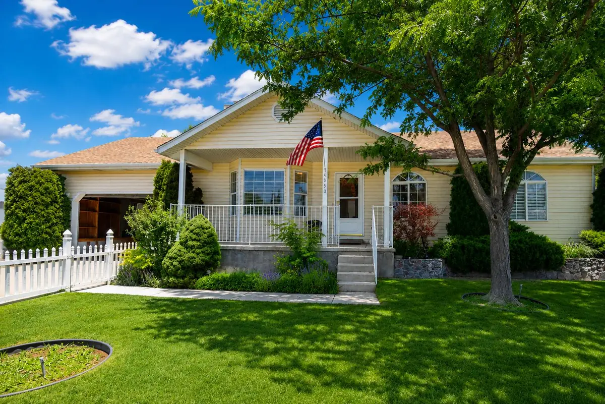4550 N Pioneer Dr, Enoch, UT 84721 - #1