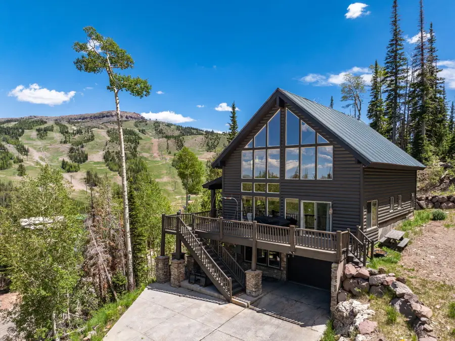 244 W Pinehurst Dr, Brian Head, UT 84719 - #2