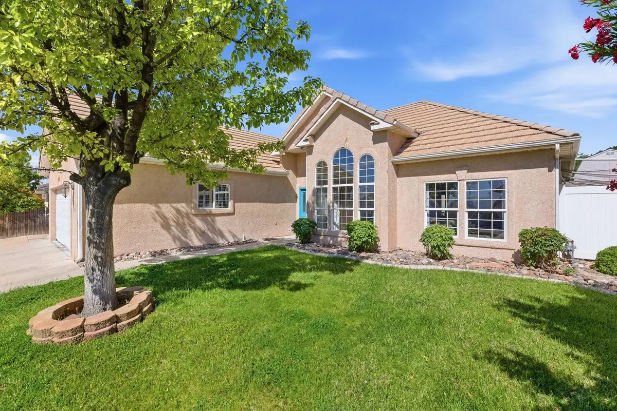 2883 E Overlook Dr, Saint George, UT 84790 - #1
