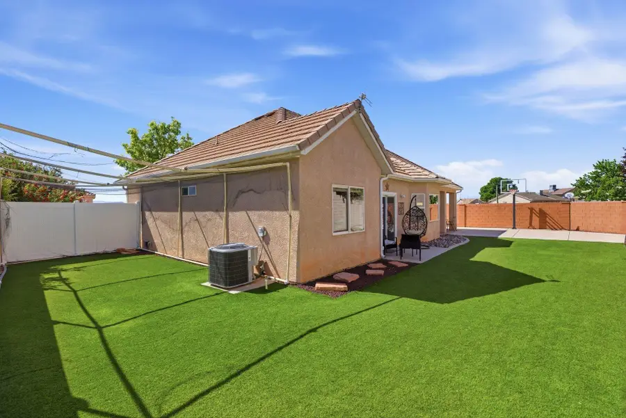 2883 E Overlook Dr, Saint George, UT 84790 - #3
