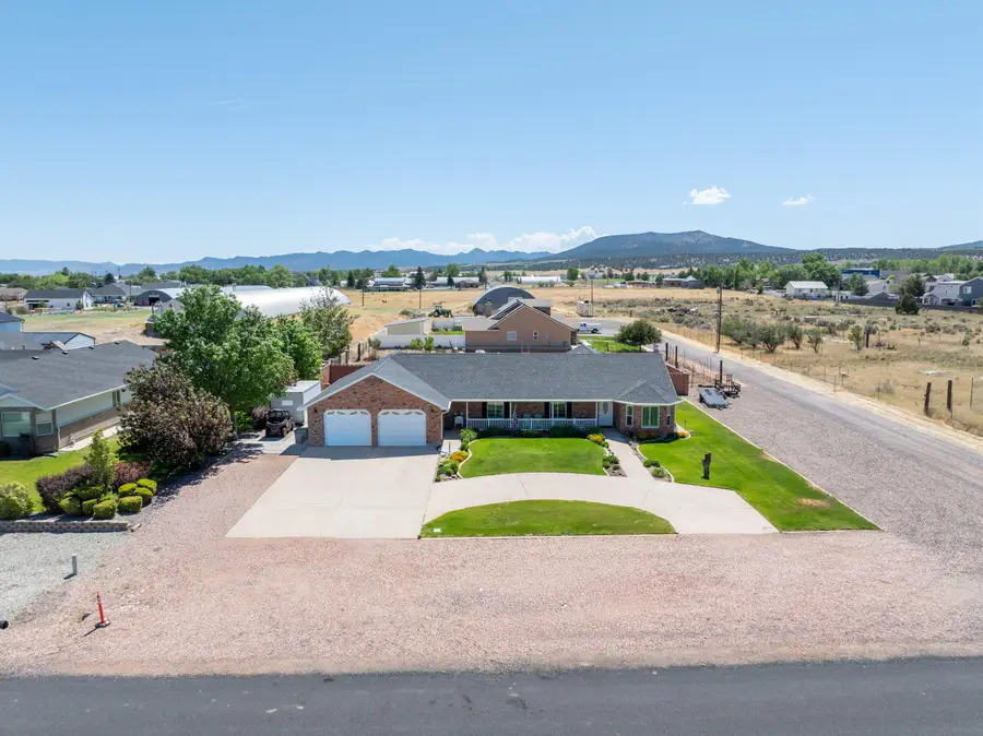 397 S Center St, Enterprise, UT 84725 - #2