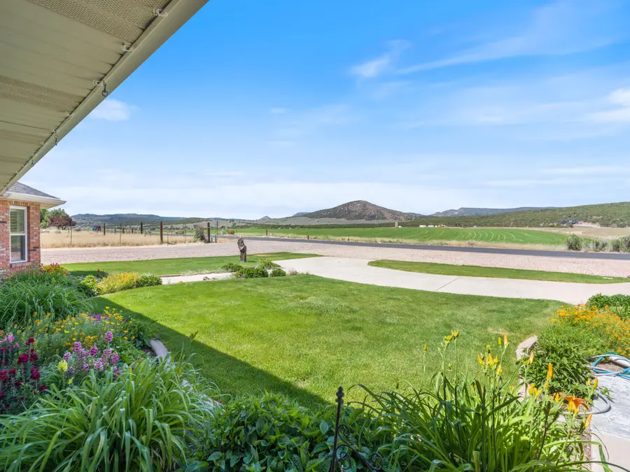 397 S Center St, Enterprise, UT 84725 - #3