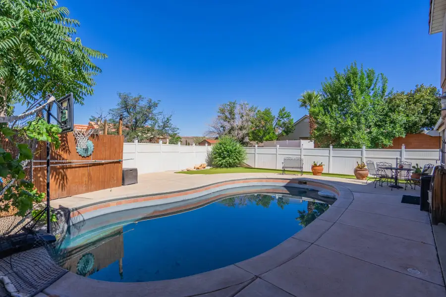 2201 S San Carlos Ct, Saint George, UT 84790 - #3