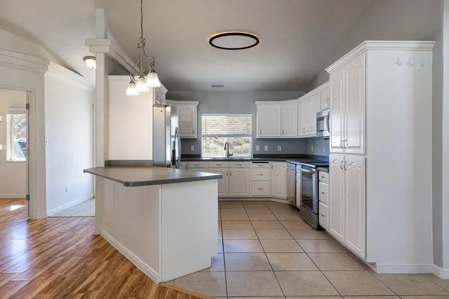 624 S Hillside Dr, Kanab, UT 84741 - #2