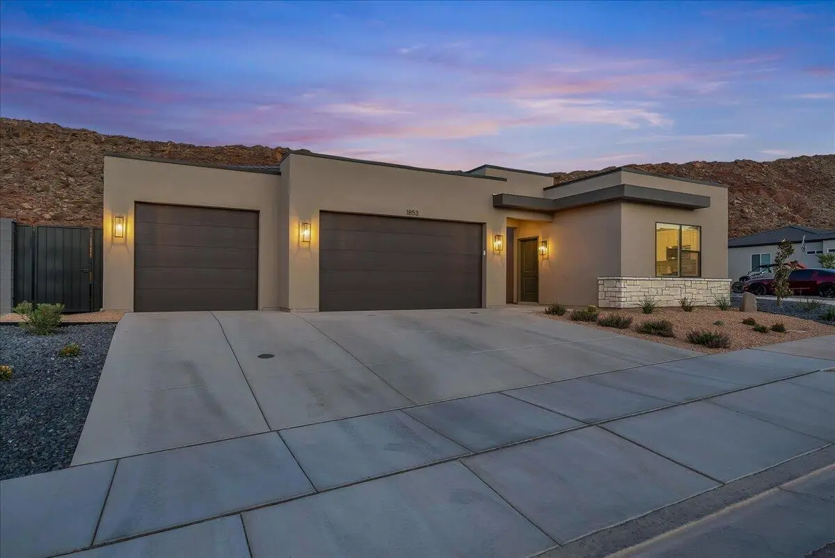1853 S Queens Garden Dr, Washington, UT 84780 - #1