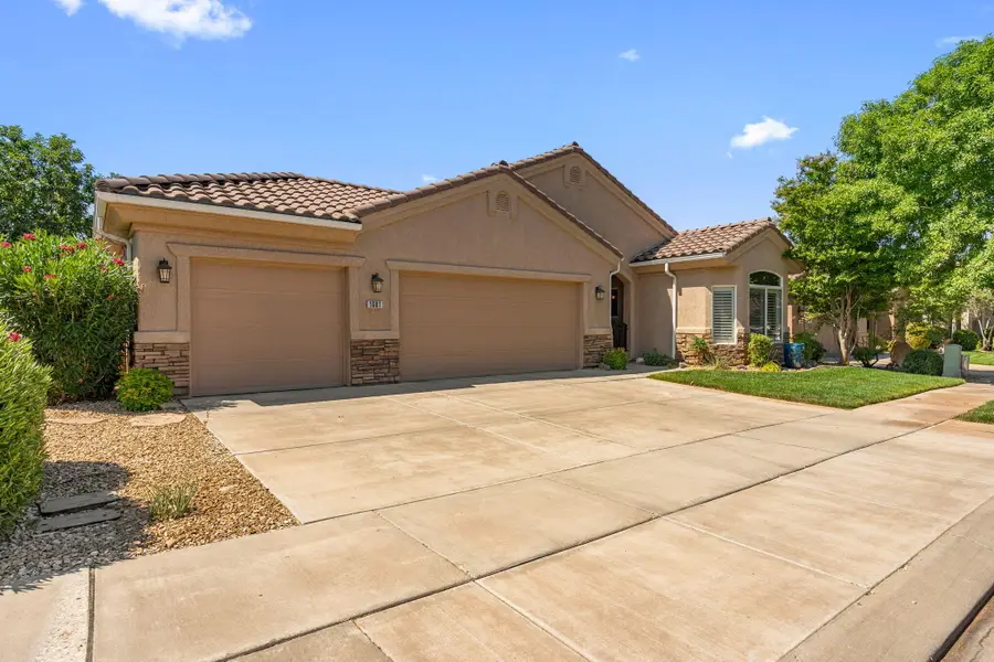 1601 W Sunkissed Dr, Saint George, UT 84790 - #2
