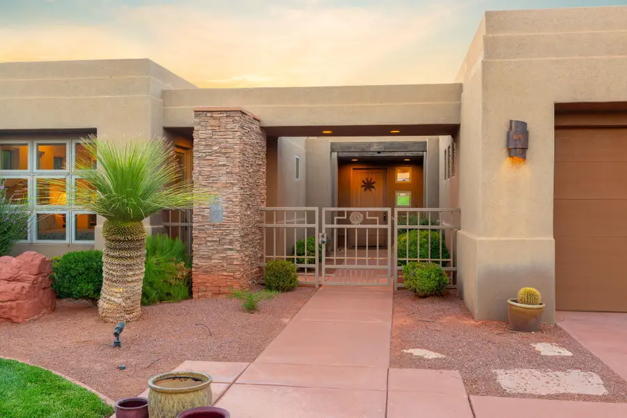 2255 N Tuweap Dr #9, Saint George, UT 84770 - #3