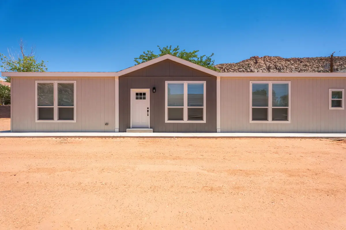 476 E Jessop Ave, Hildale, UT 84784 - #1