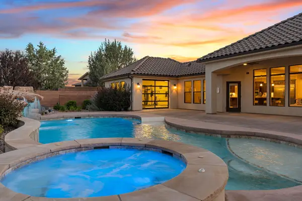 1505 N Canyon Trails Dr, Dammeron Valley, UT 84783