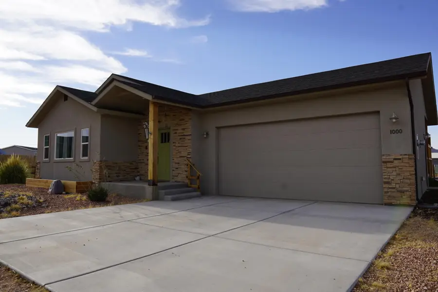 1000 E Canyon Dr, Big Water, UT 84741 - #2