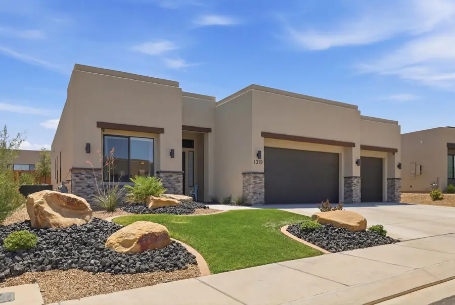 1319 W Pocket Mesa Dr, Saint George, UT 84770 - #2