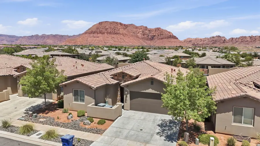 3800 Paradise Village Dr #14, Santa Clara, UT 84765 - #2