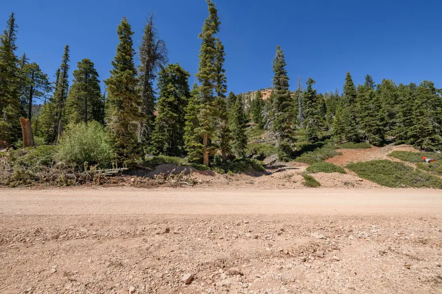 5150 W North Fork Rd, Duck Creek Village, UT 84762 - #2