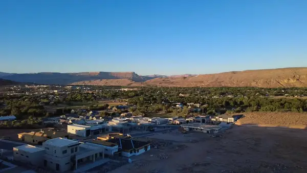 869 S 1385, Hurricane, UT 84737