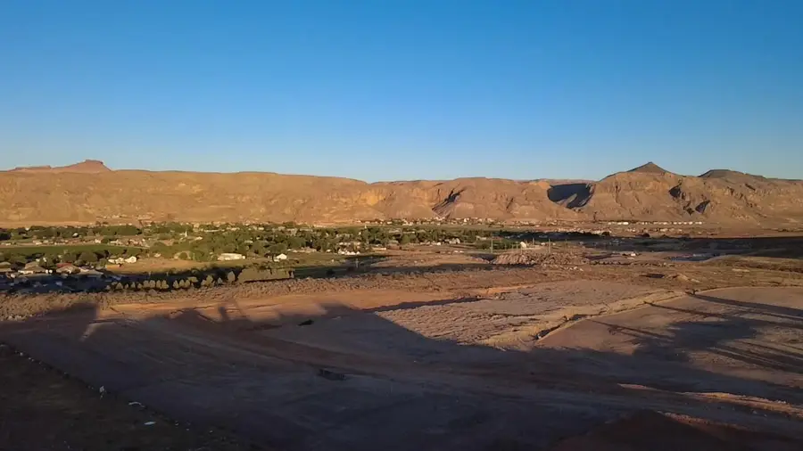 869 S 1385, Hurricane, UT 84737 - #2