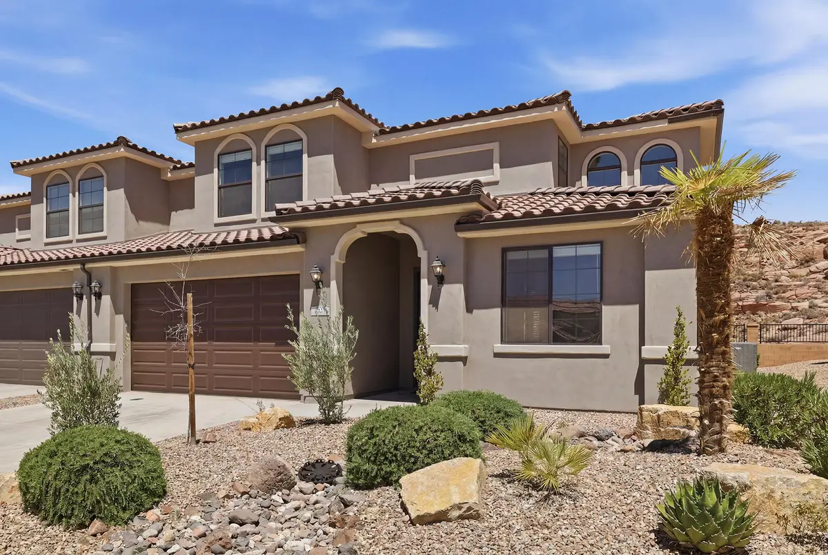 2329 E Escondido Dr, Washington, UT 84780 - #1