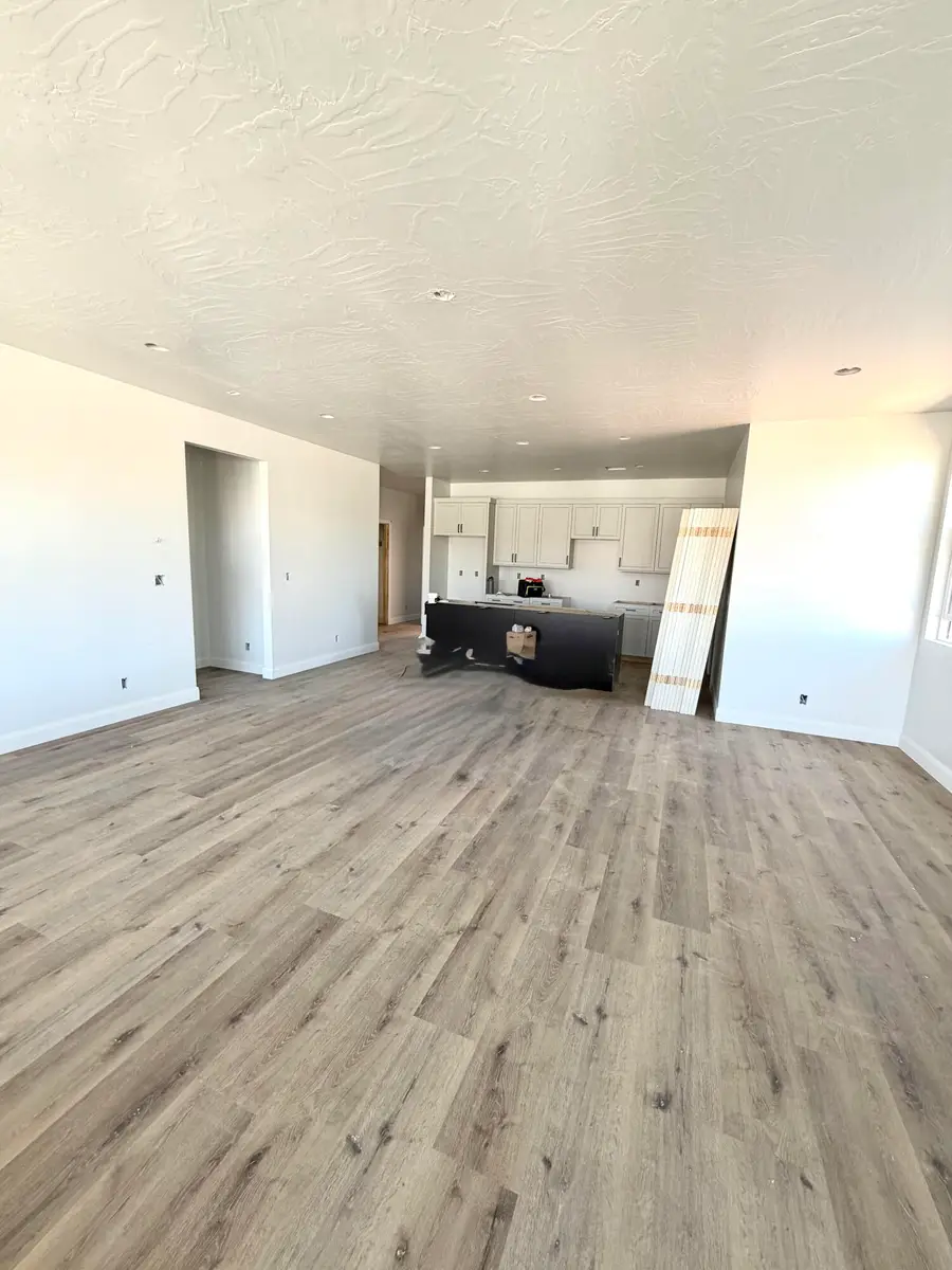 907 E Coyote Crest Dr, Washington, UT 84780 - #3
