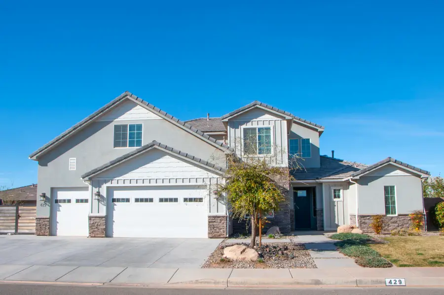 429 E Treasure Valley Rd, Washington, UT 84780 - #2